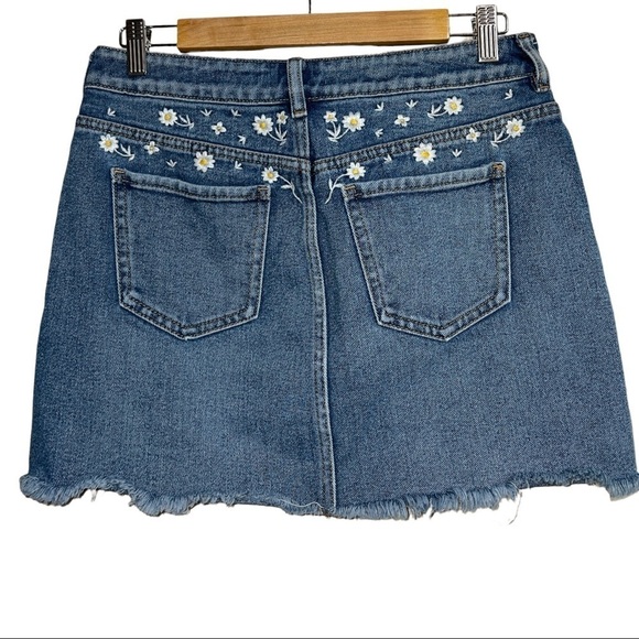 LOTTIE MOSS DENIM JEAN DAISY‎ EMBROIDERED RAW HEM WOMEN’S SKIRT SIZE 27 - Picture 2 of 11